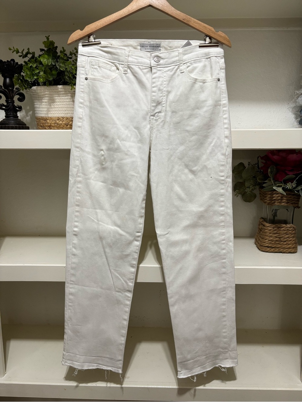 High-Rise White Cropped Jeans with Raw Hem